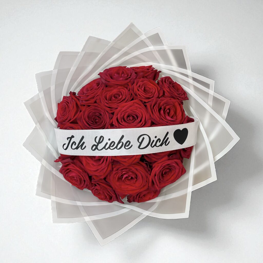 20 Red Naomi Rosen mit "Ich Liebe Dich" Beschriftung.